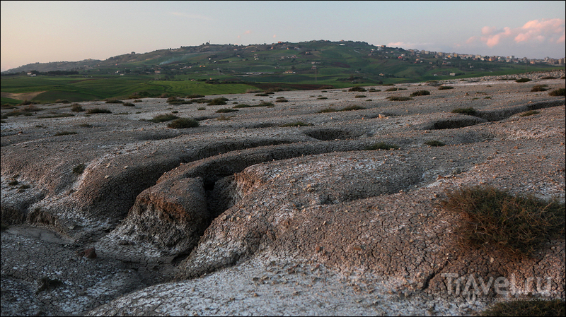 Macalube di Aragona - одно из геологических чудес Сицилии / Фото из Италии
