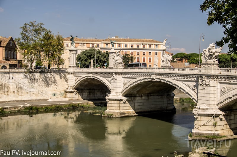Мост Ponte Vittorio Emanuelle II в Риме, Италия / Фото из Италии
