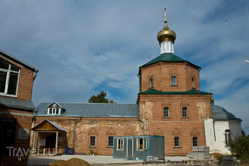 Церковь воскресения и колокольня в Клину / Фото из России