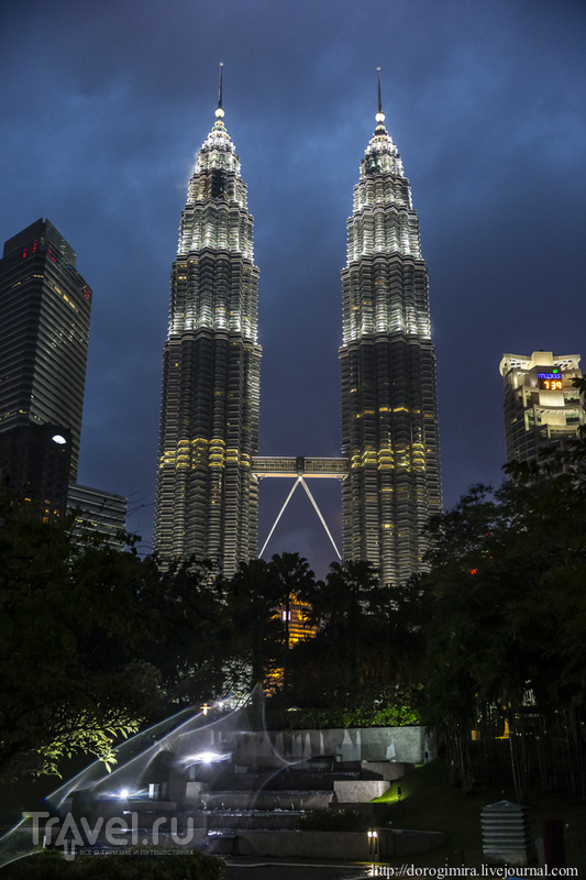 Башни "Петронас" в Куала-Лумпуре / Фото из Малайзии