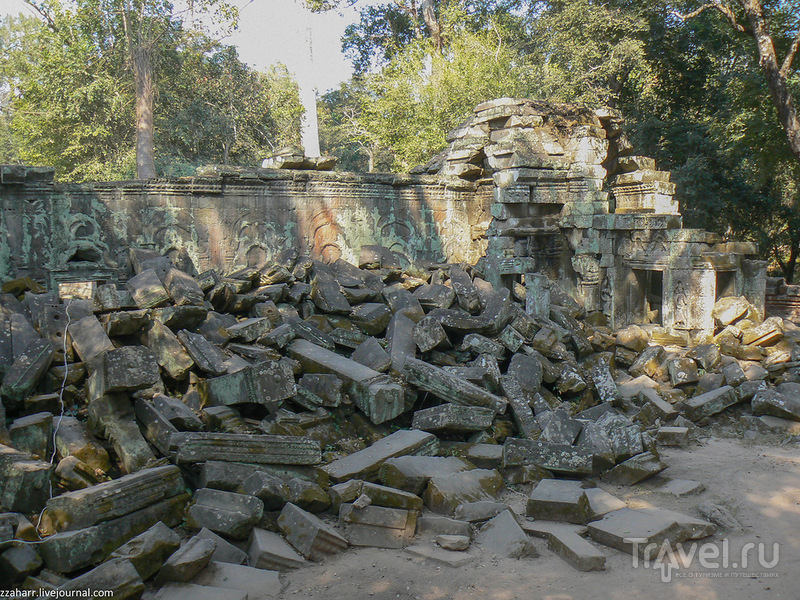 Деревья - пожиратели камней, храм Та Пром и Лара Крофт / Камбоджа