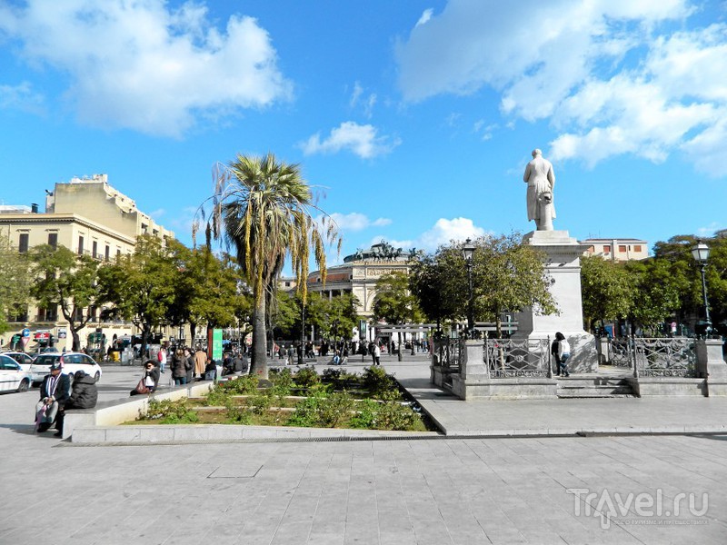 Piazza Castelnuovo. ,  /   