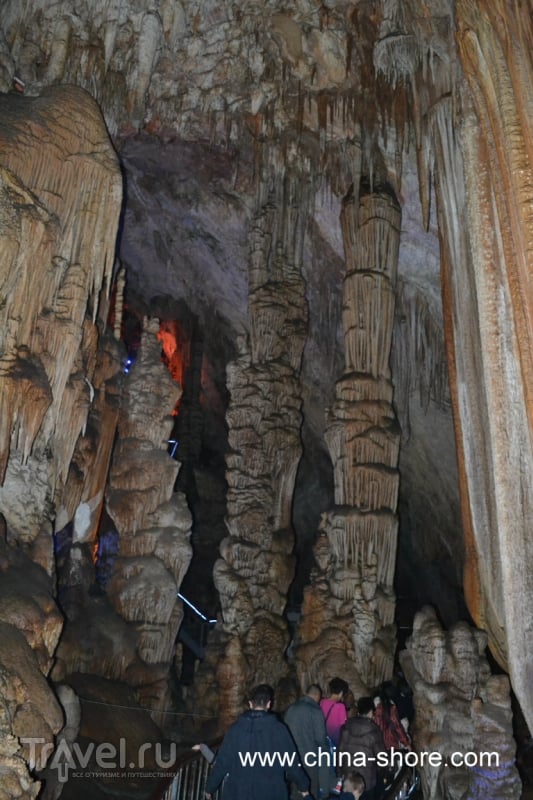 Пещеры Шихуа / Китай