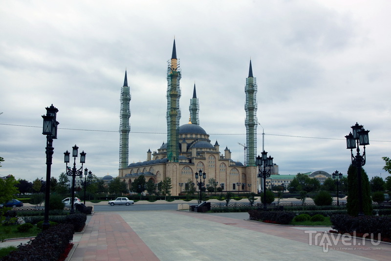 Мечеть Сердце Чечни - крупнейшая в стране / Фото из России