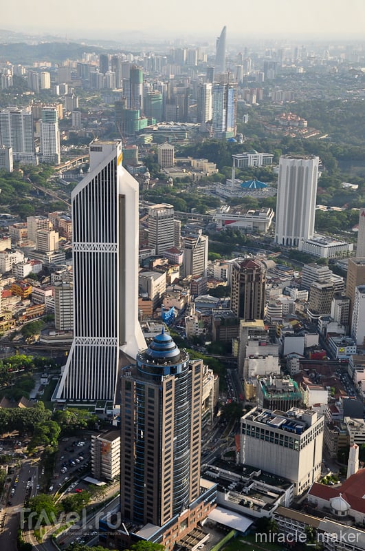 Телебашня Менара Куала-Лумпур и башни-близнецы Петронас / Фото из Малайзии
