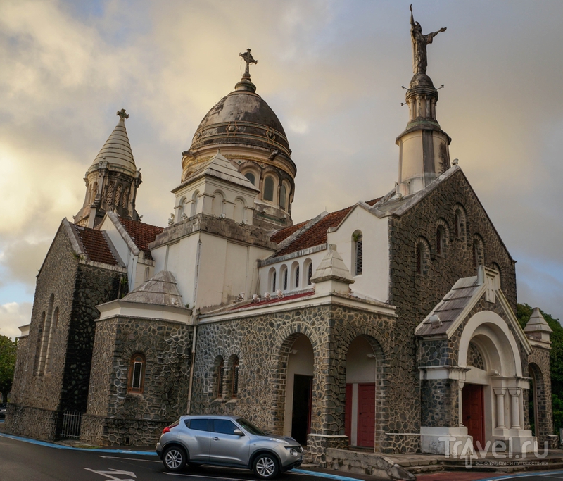 Sacr&#233;-c&#339;ur de Balata,  /   