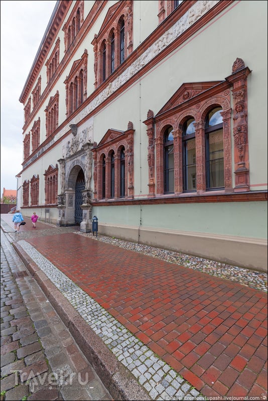 Здание суда (Амтсгерихт) в Висмаре, Германия / Фото из Германии