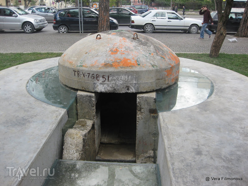 Памятник социалистическому прошлому в Тиране / Албания