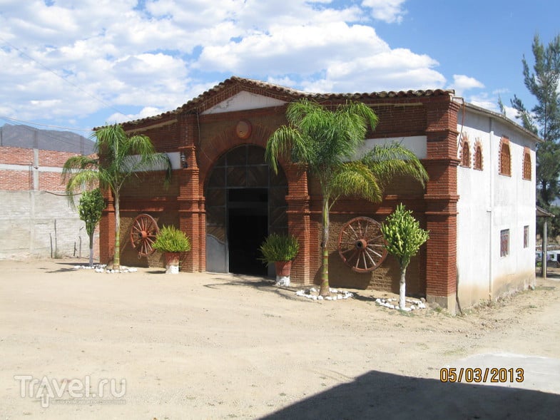 Оахака. Производство мескаля и Ткацкая фабрика / Мексика