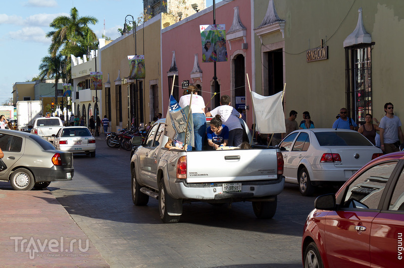 Автомобили на дорогах Юкатана / Мексика