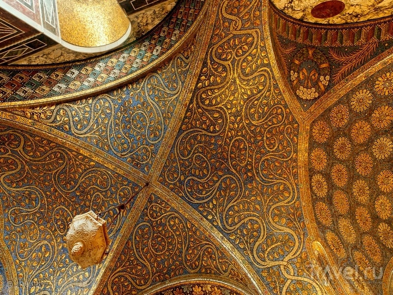 Восстановленные в XIX веке мозаичные своды Ахенского собора, Германия / Германия