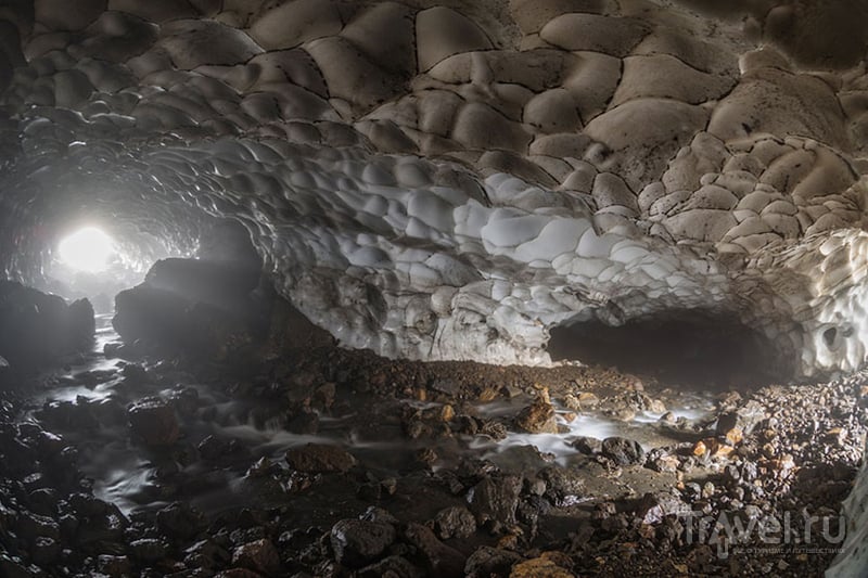 Снежные пещеры Камчатки / Фото из России