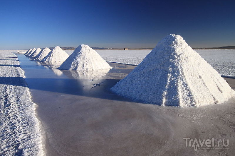 Salar De Uyuni ( , ) /   