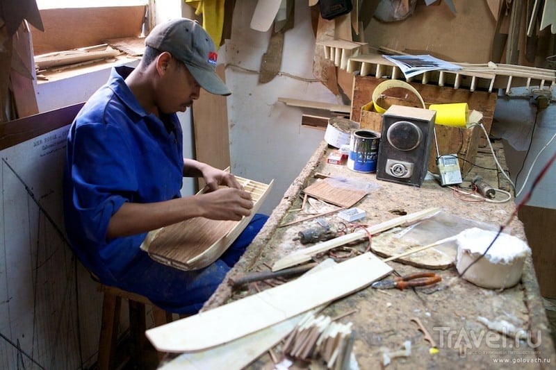Мастерская по производству моделей кораблей из ценных пород дерева / Мадагаскар