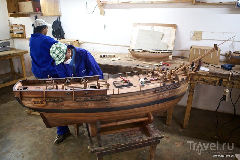 Мастерская по производству моделей кораблей из ценных пород дерева / Мадагаскар