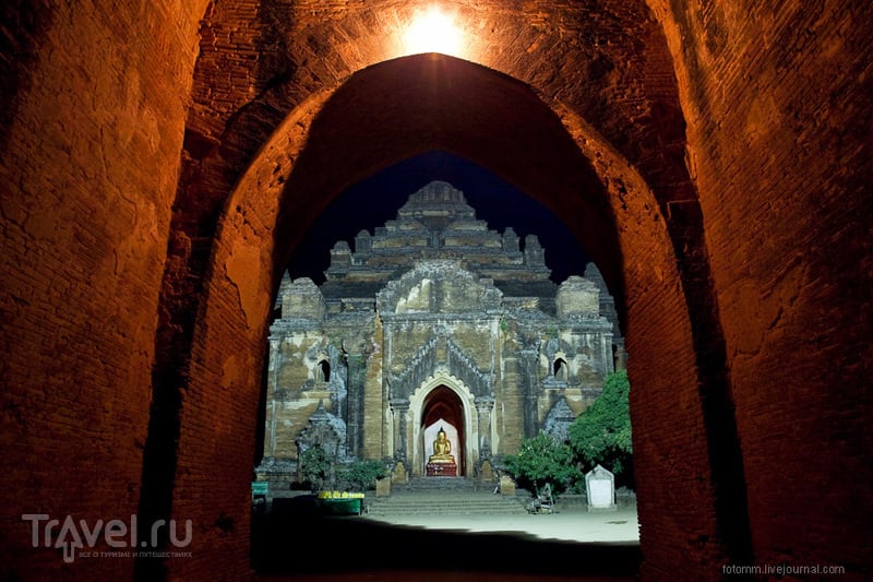 Баган ночью и храм, построенный убийцей / Мьянма