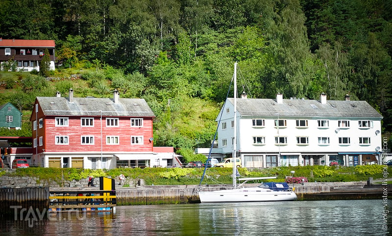 Ульвик - на берегу фьорда / Фото из Норвегии