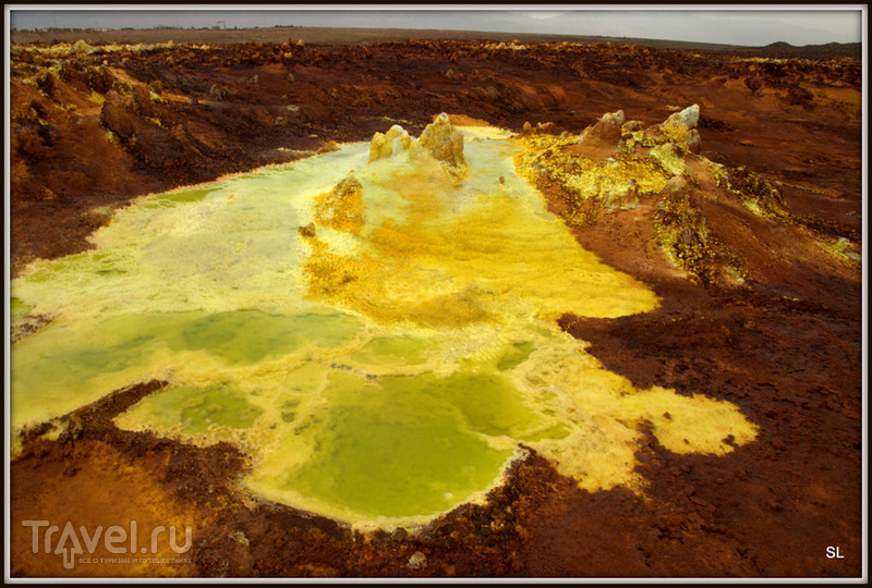 Вулкан Даллол (Dallol). Фумарольные образования / Фото из Эфиопии