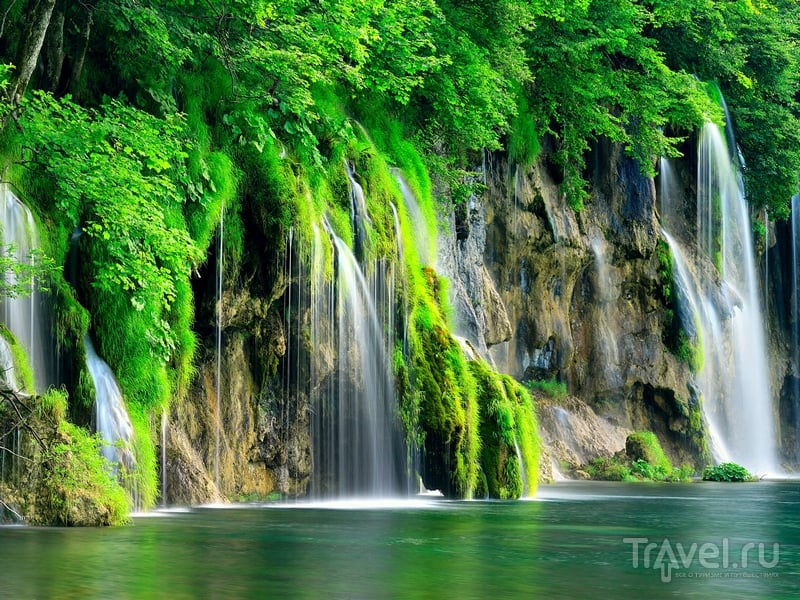 Туристические тропы парка проложены вдоль наиболее рельефных и колоритных ландшафтов / Хорватия