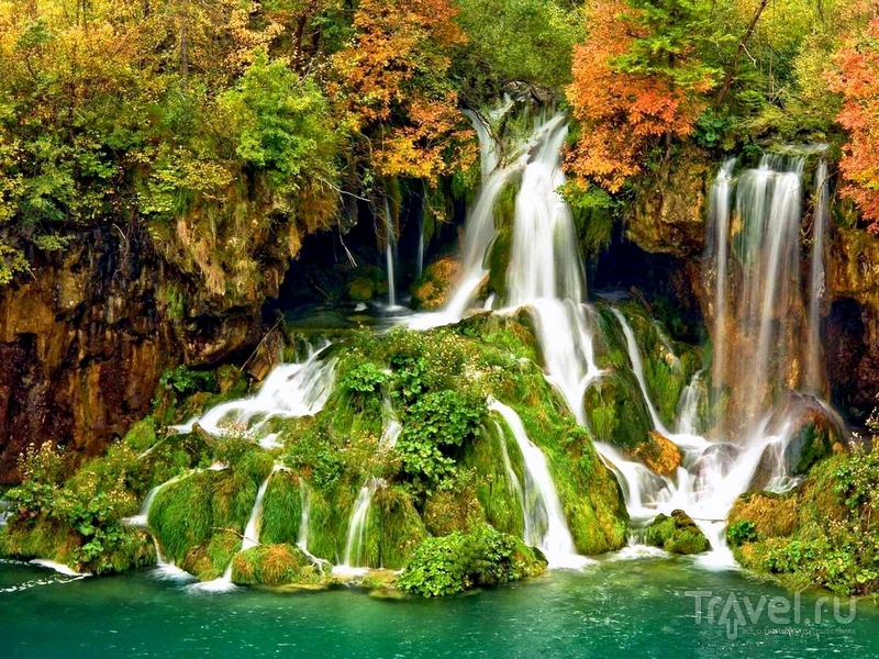 Плитвицкие озера притягивают к себе туристов со всего мира, Хорватия / Хорватия