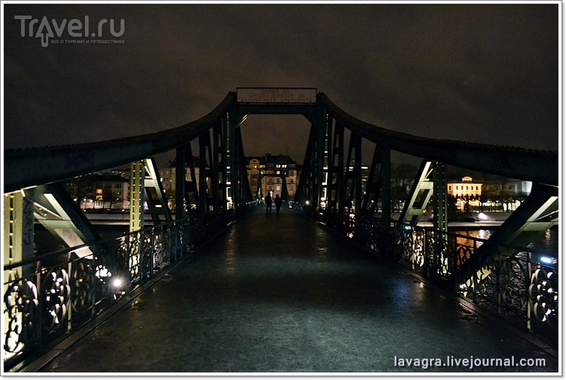 Пешеходный мост Айзернер-Стаг во Франкфурте-на-Майне, Германия / Фото из Германии