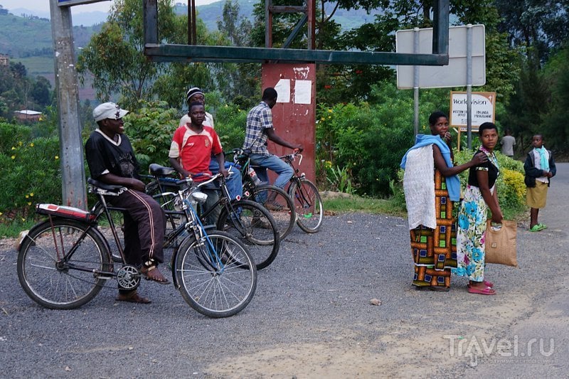 В городе Кибуйе, Руанда / Фото из Руанды