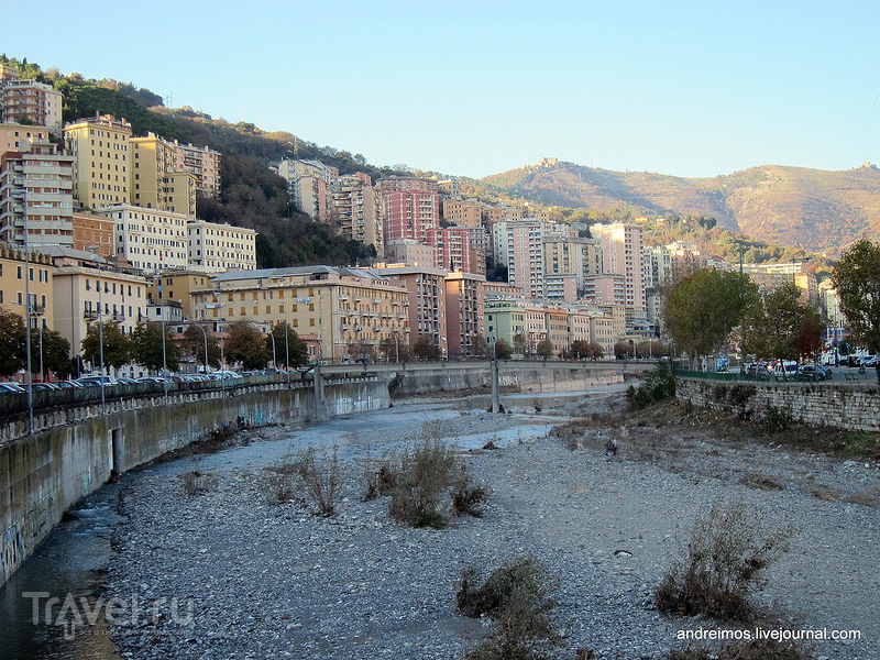 Река Бисаньо (Bisagno) в Генуе, Италия / Фото из Италии