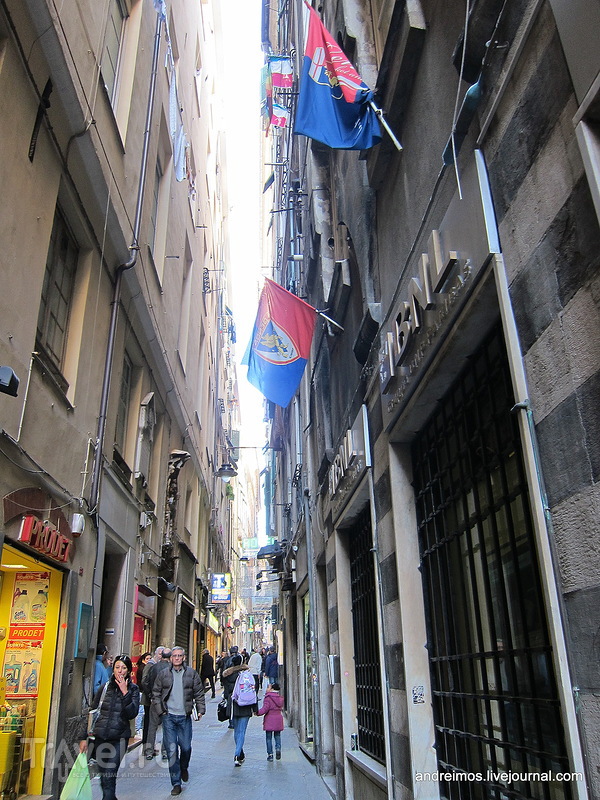 Улица Сан Лука (Via San Luca) в Генуе, Италия / Фото из Италии
