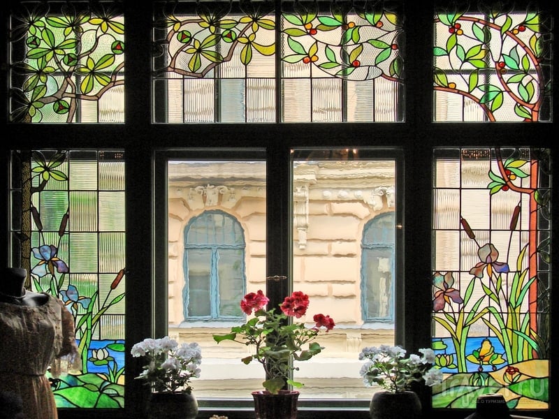 Вид из окна на рижскую улицу Альберта, застроенную в период с 1903 по 1906 год, Латвия / Латвия