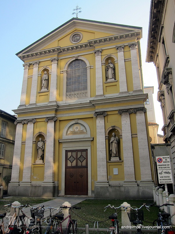 Церковь Св. Марии Магдалины и Св. Терезы (Chiesa di Santa Maria Maddalena e Santa Teresa) в Монце, Италия / Фото из Италии