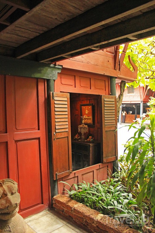 The Jim Thompson House  The Suan Pakkad Palace / 