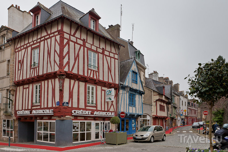 Город Красной ковровой дорожки / Фото из Франции