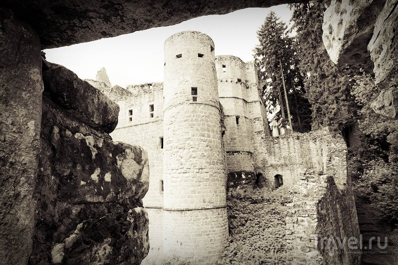 Замок в деревеньке Бофор / Люксембург