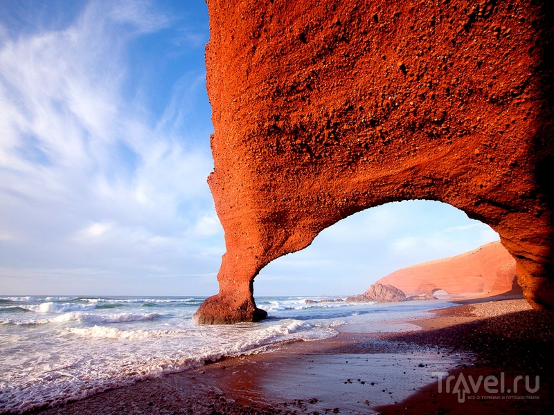 На пляж Легзира в Марокко приезжают за выразительными ландшафтами / Марокко