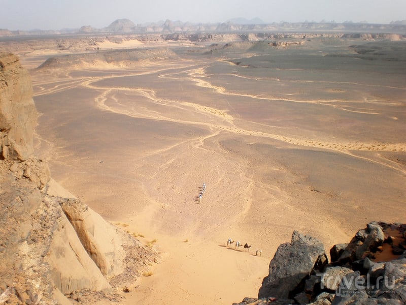 Горный массив Адрар-Акакус в Ливии напоминает инопланетные пейзажи / Ливия