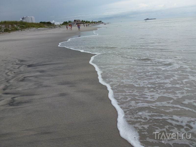 Черный пески белого пляжа / Панама
