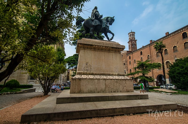 Памятник Джузеппе Гарибальди в Вероне, Италия / Фото из Италии