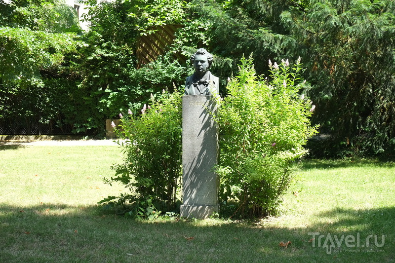 Памятник Шуберту в Мельке, Австрия / Фото из Австрии