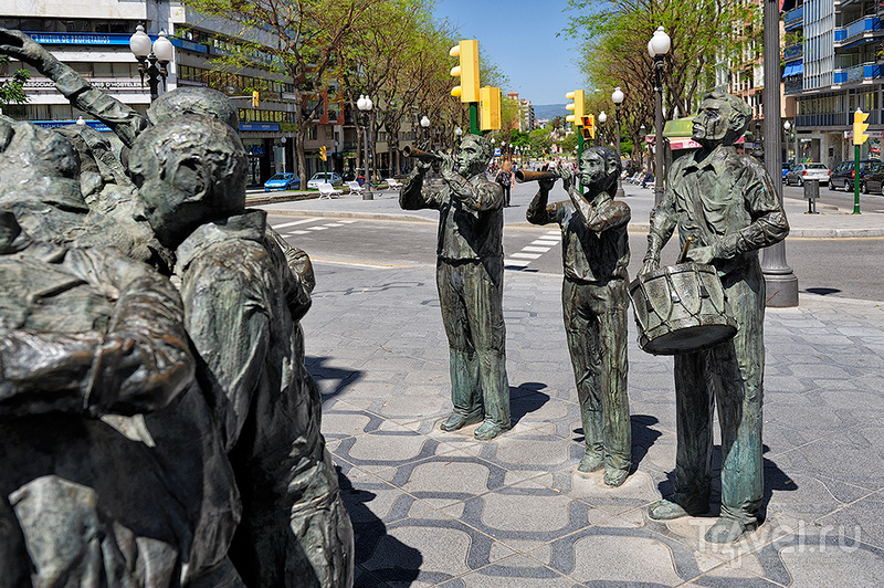  Monument als Castells  ,  /   