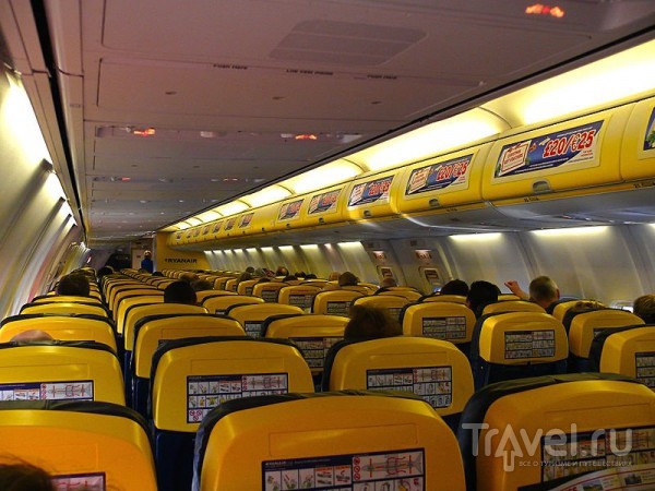   EasyJet  Ryanair / 