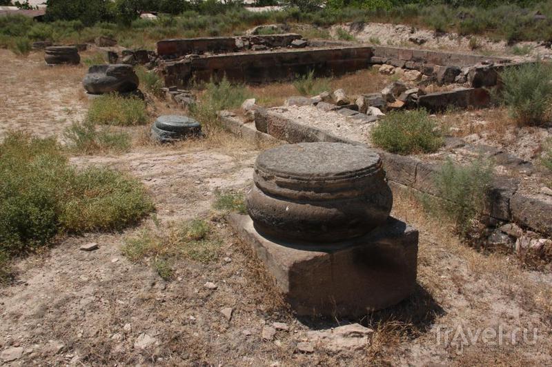 Монастырь Хор-Вирап, Арарат за колючей проволокой и развалины двух царских столиц / Армения