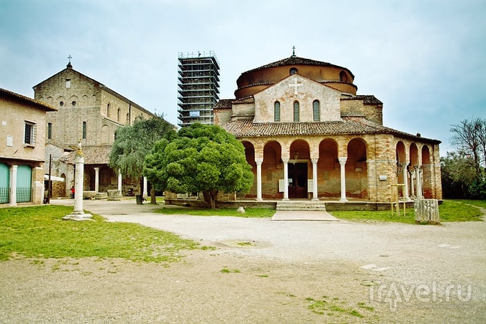Церковь Санта Фоска на острове Торчелло, Италия / Фото из Италии