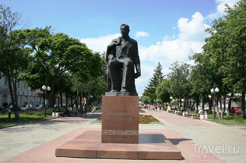 Памятник Сергею Григорьевичу Чавайну в Йошкар-Оле, Россия / Фото из России