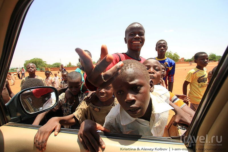 Нигер: Театр посреди Сахары. Ниамей - Кони / Нигер