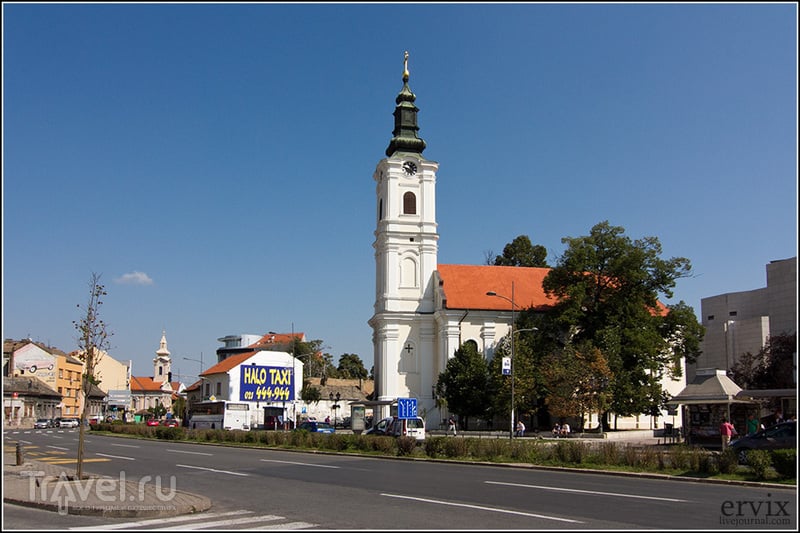 Успенская церковь на Успенской площади в городе Нови-Сад, Сербия / Фото из Сербии