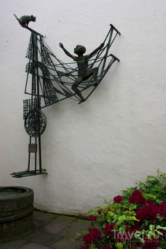 Скульптура в Шнуре, Бремен, Германия / Фото из Германии