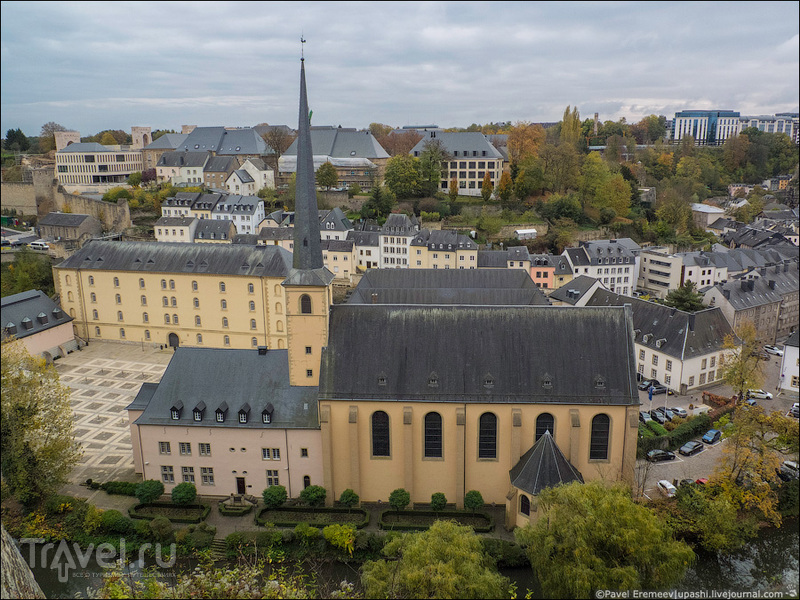 Церковь Святого Иохана (St. Jean du Grund) и аббатство Ноймюнстер в Люксембурге / Фото из Люксембурга