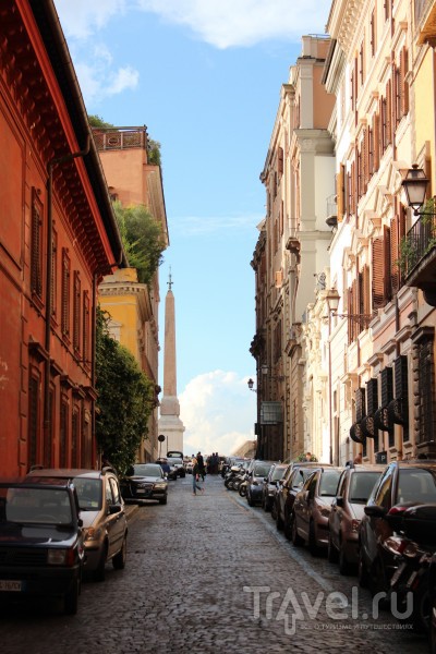 Улица, которая ведет к площади Испании / Ватикан