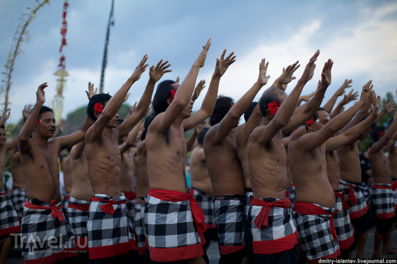 Улувату (Uluwatu). Танец Кечак (Kecak) / Филиппины