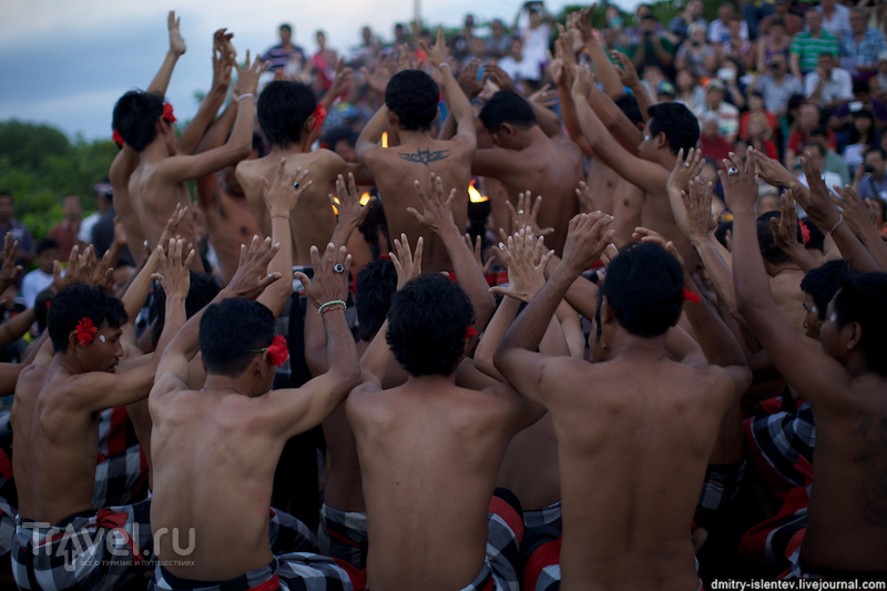 Улувату (Uluwatu). Танец Кечак (Kecak) / Филиппины